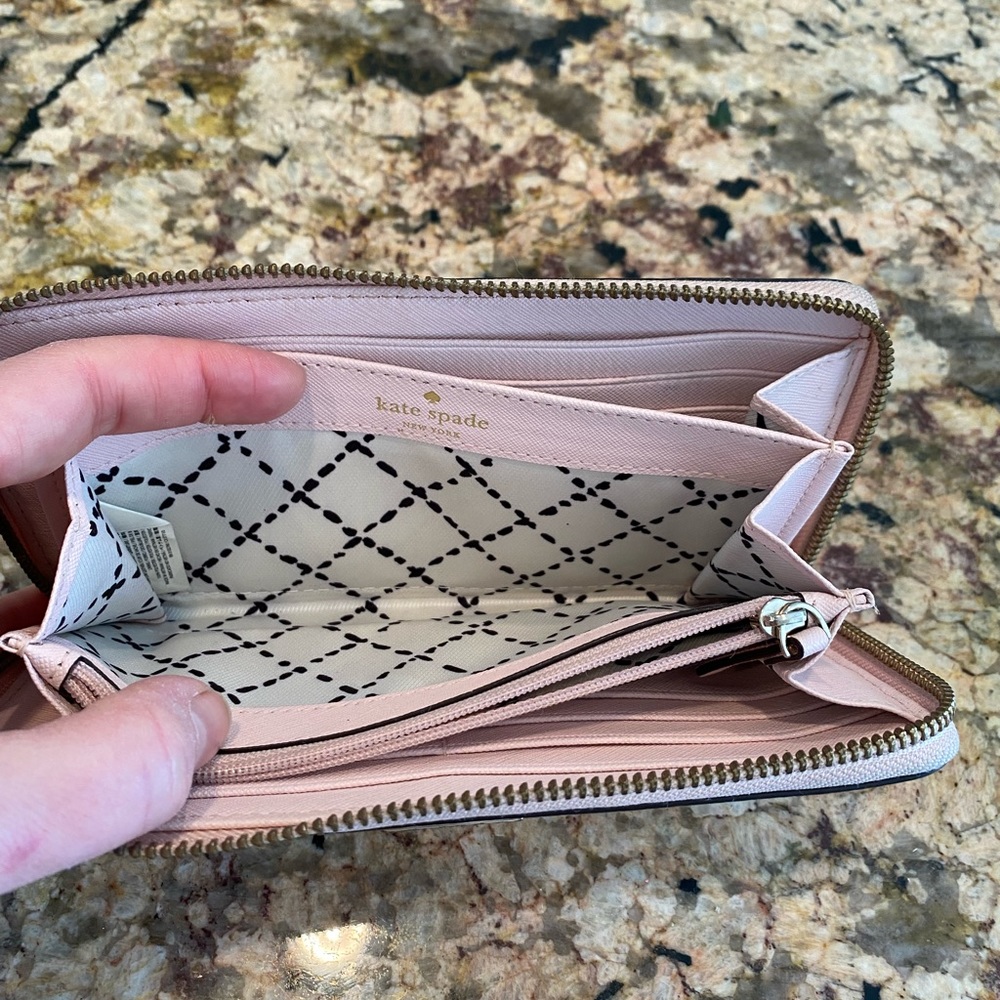 Kate Spade New York wallet in light pink - Picture 12 of 13